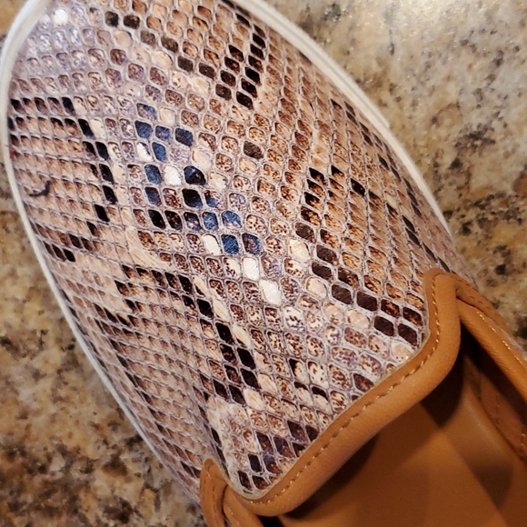 🤎H&M🤎 slip on snake print shoes - Picture 5 of 5